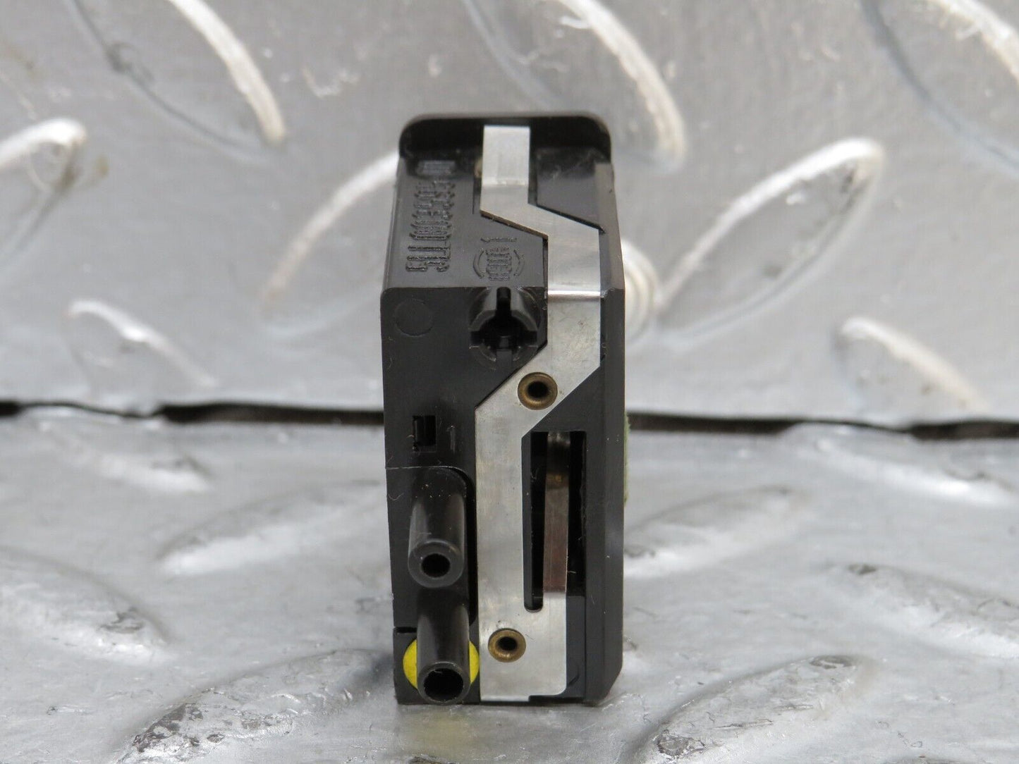 28324 Mercedes-Benz S123 240D Wagon Headlight Leveler Switch 0008000973