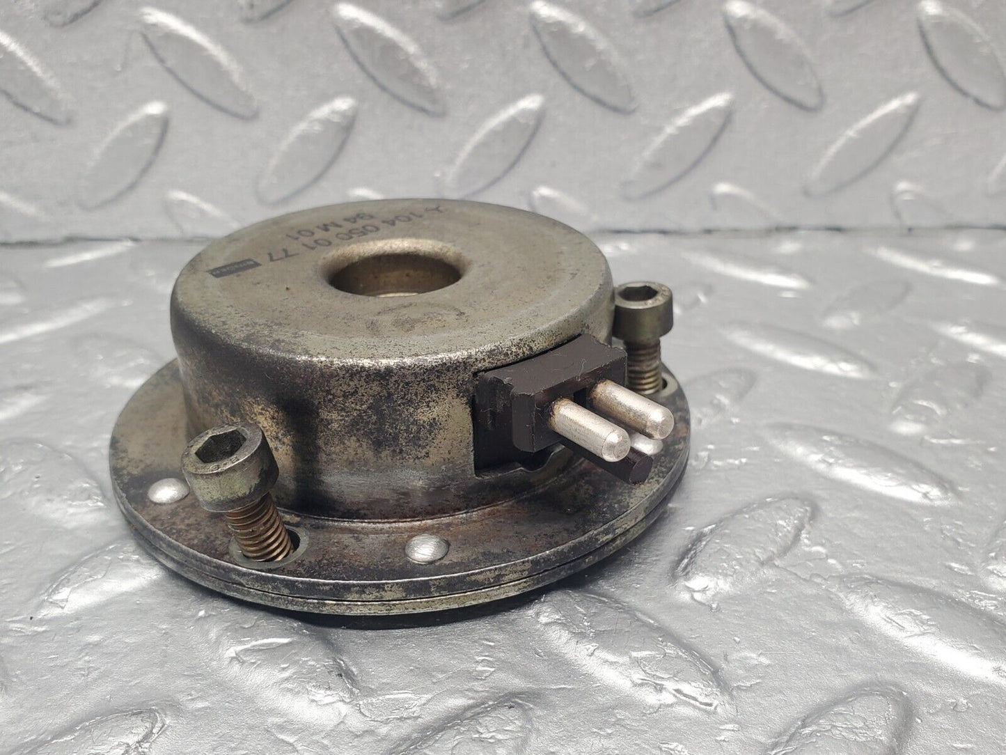 46207 Mercedes-Benz W124 280E Camshaft Adjuster Magnet 1040500177