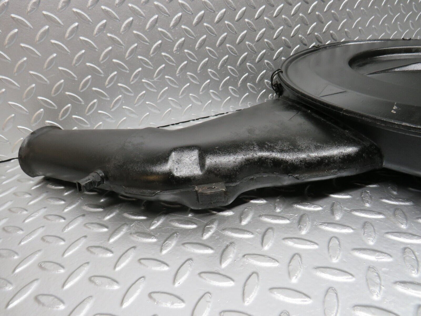 0850 Mercedes-Benz C107 350SLC Coupe Air Filter Housing 4515785126