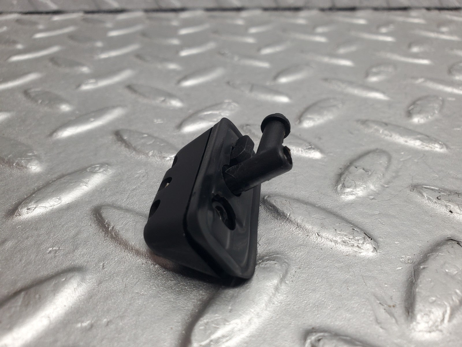 W124 Wagon tailgate windscreen washer nozzle used OEM