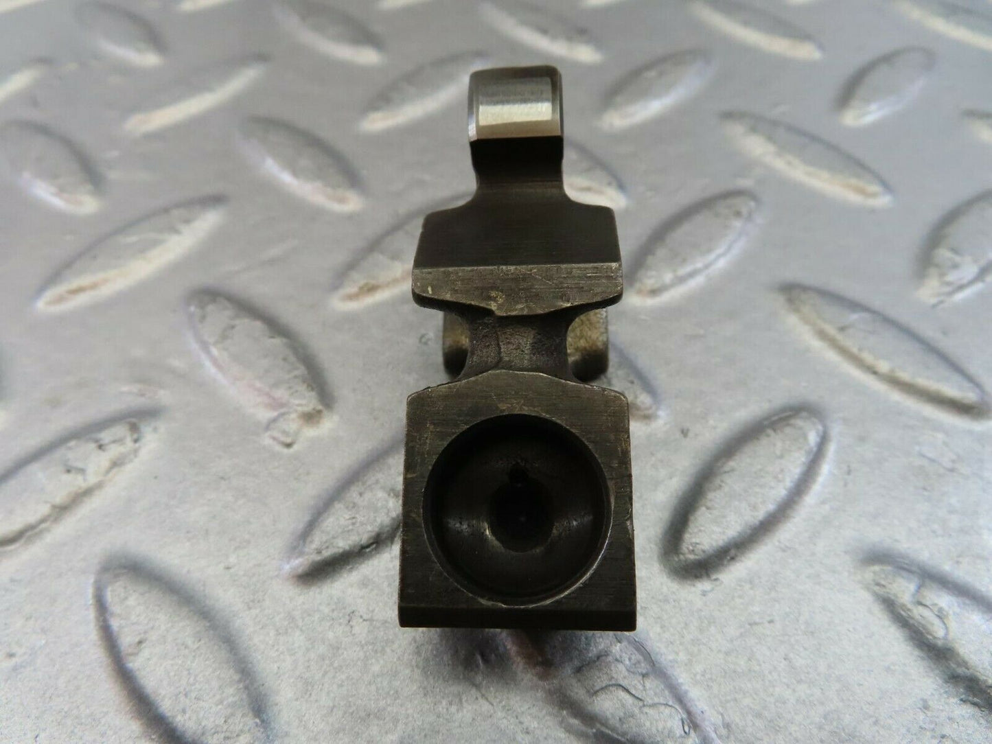 9861 Mercedes-Benz C123 280CE Coupe Valve Rocker Arm With Retaining Spring