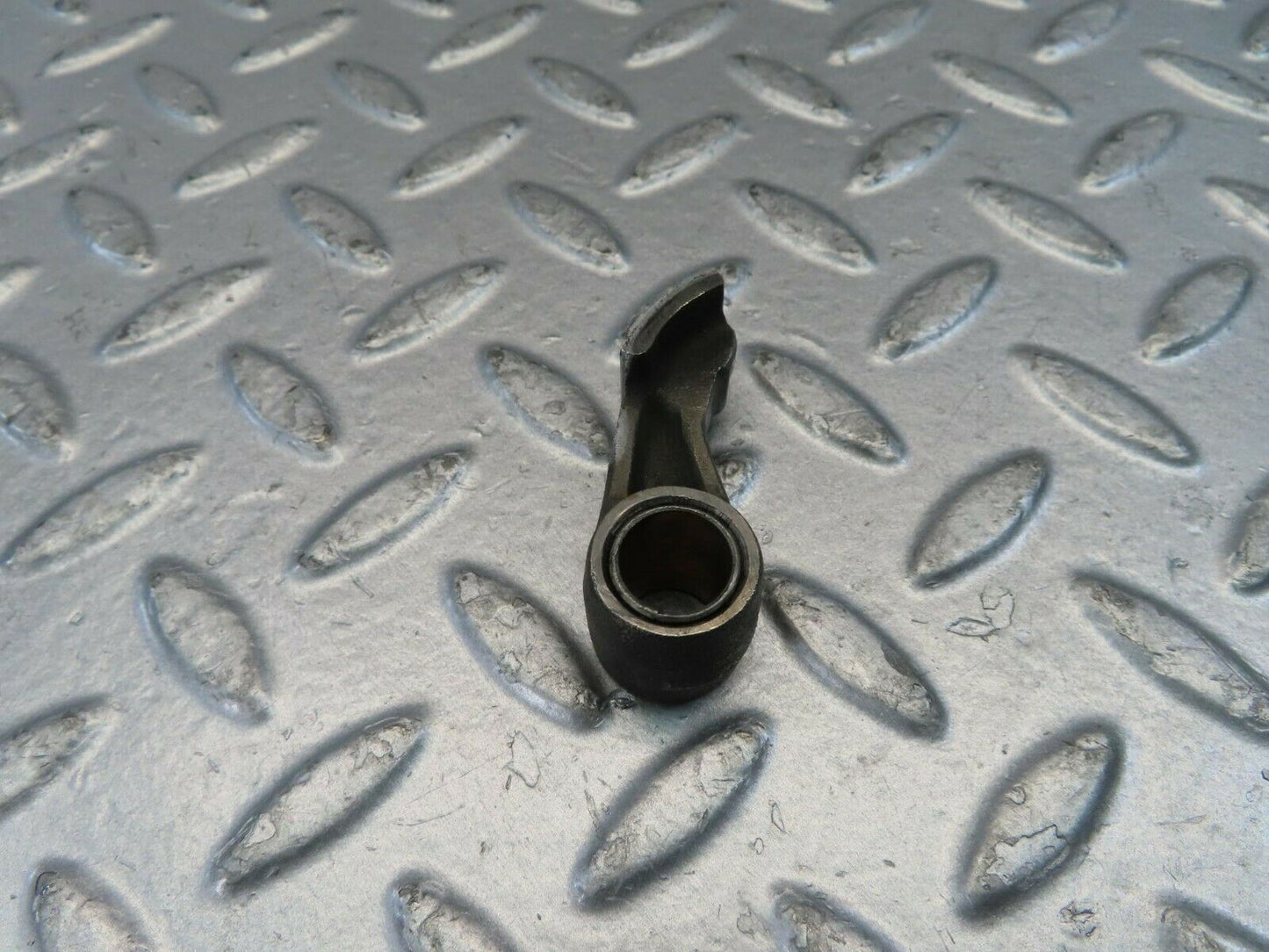 10973 Mercedes-Benz W115 220D Rocker Arm