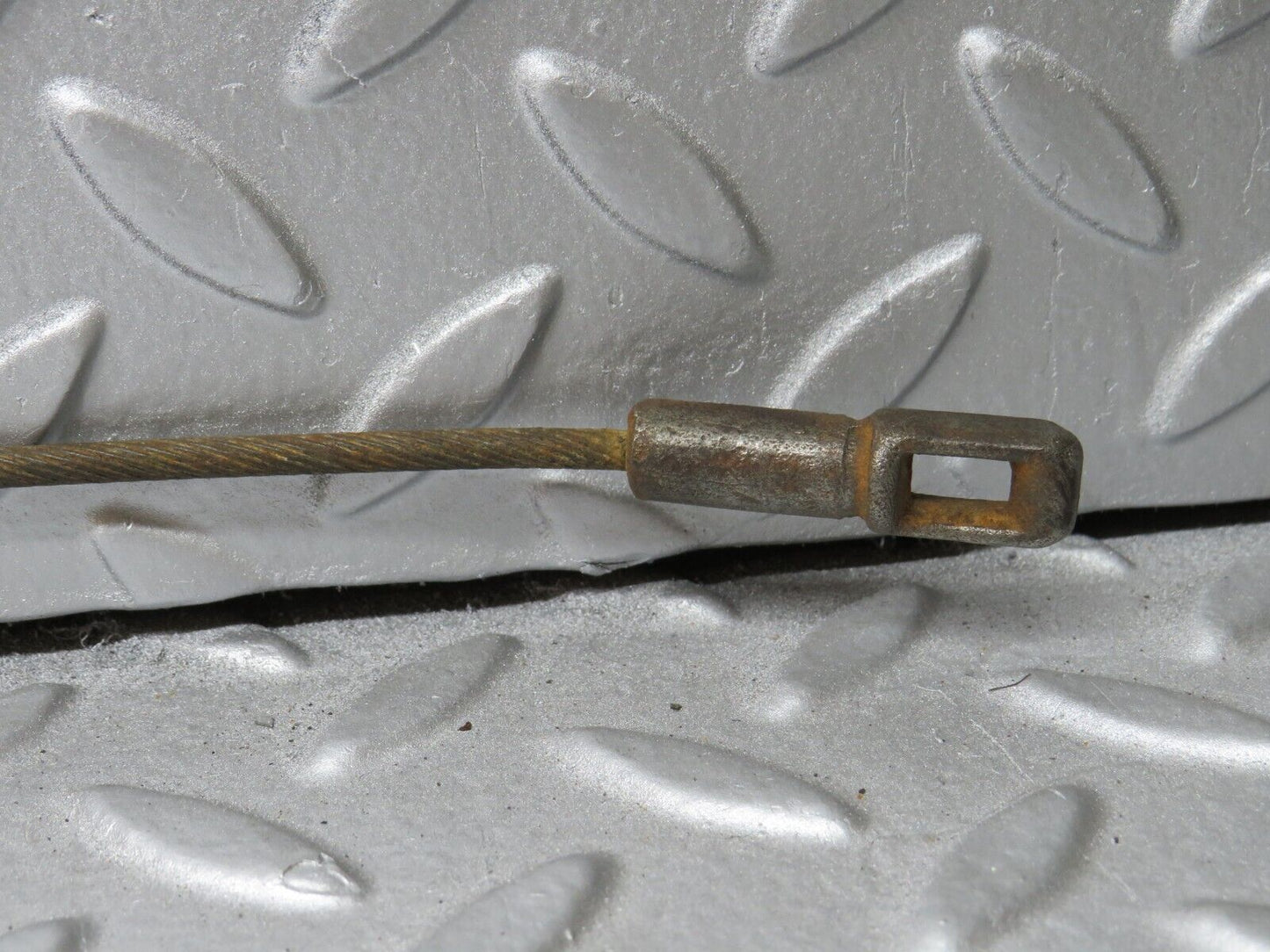 40454 Mercedes-Benz W110 230 Handbrake Cable Handbrake Pulley 1104200790
