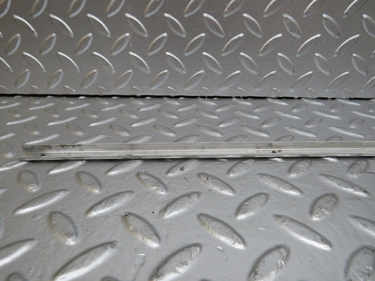 26360 Mercedes-Benz W116 450SE Sunroof Chrome Trim