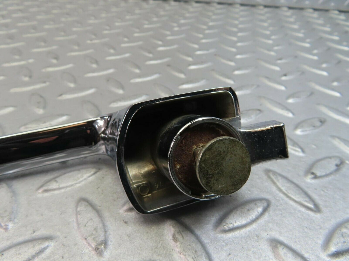 8793 Mercedes-Benz W115 Chrome Door Handle Rear Right 1157660401
