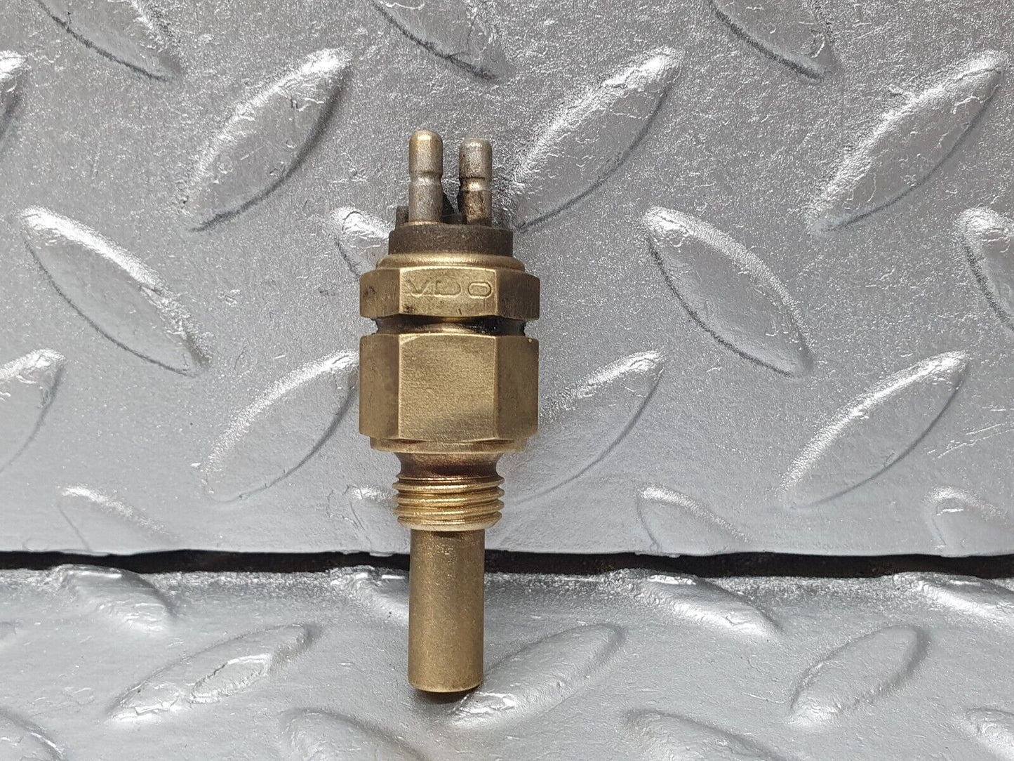 41340 Mercedes-Benz W114 280E Coolant Temperature Sensor VDO