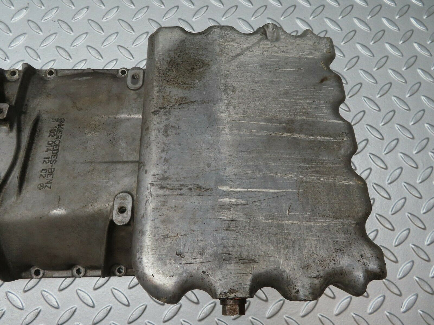 4094 Mercedes-Benz S123 200T Wagon Oil Pan Oil Sump 1020141202