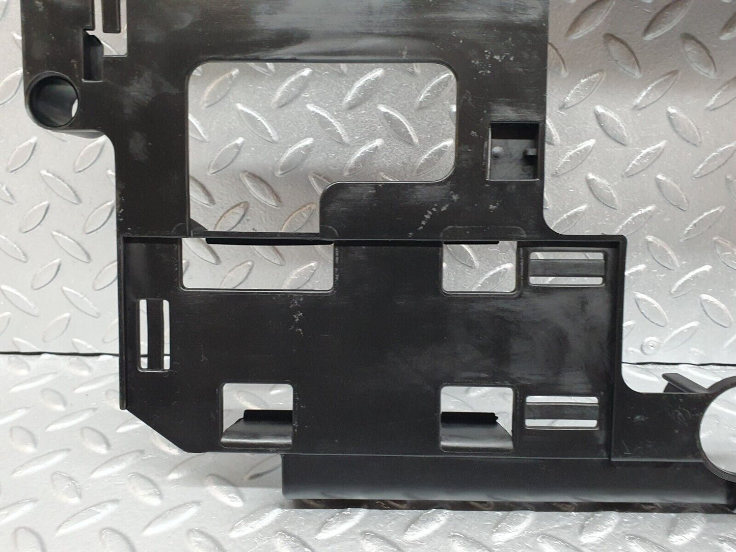 41754 Mercedes-Benz W202 C200 Rear Deck Bracket 2025457740