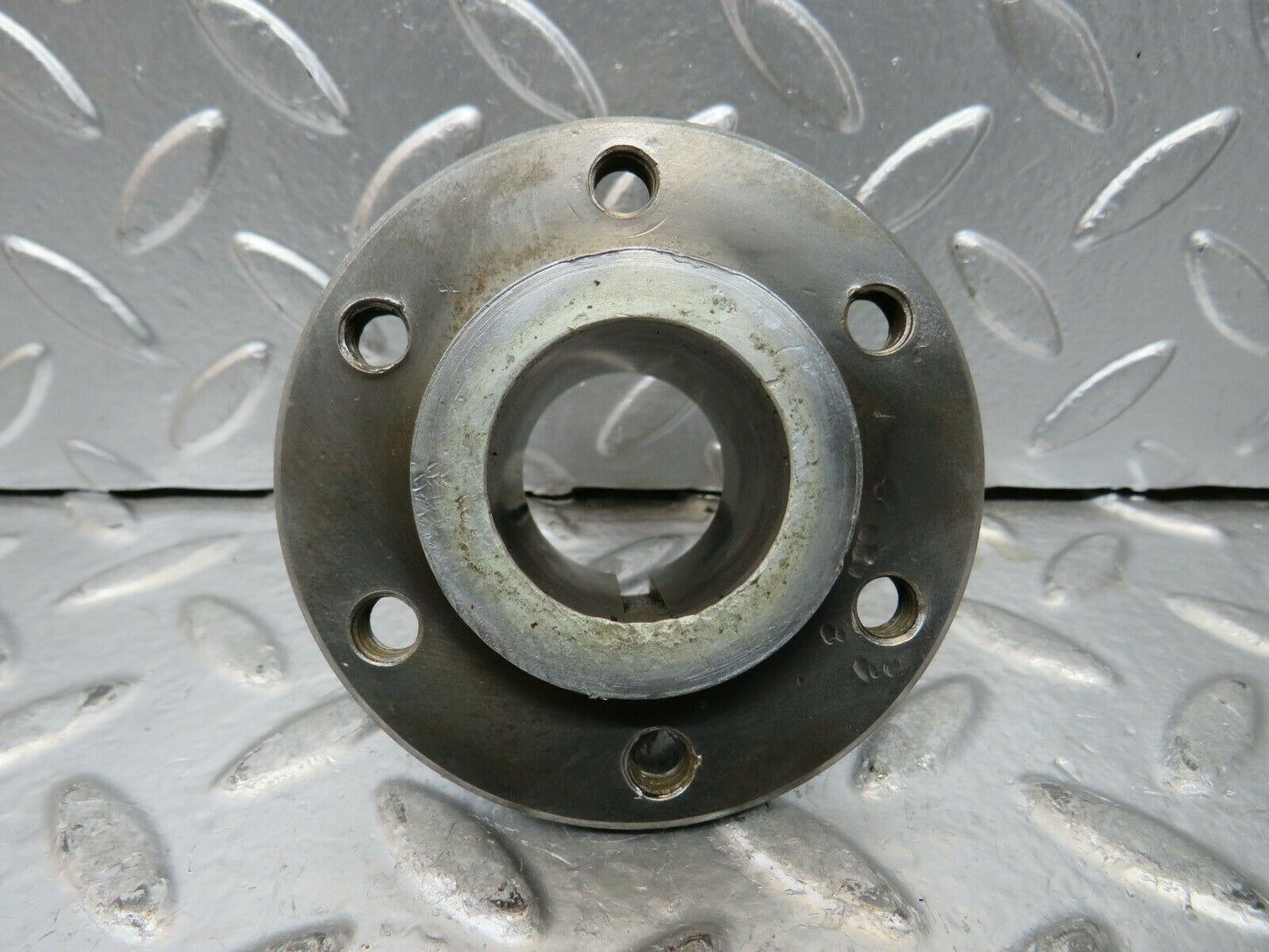 23397 Mercedes-Benz W116 350SE Crankshaft Sleeve Hub