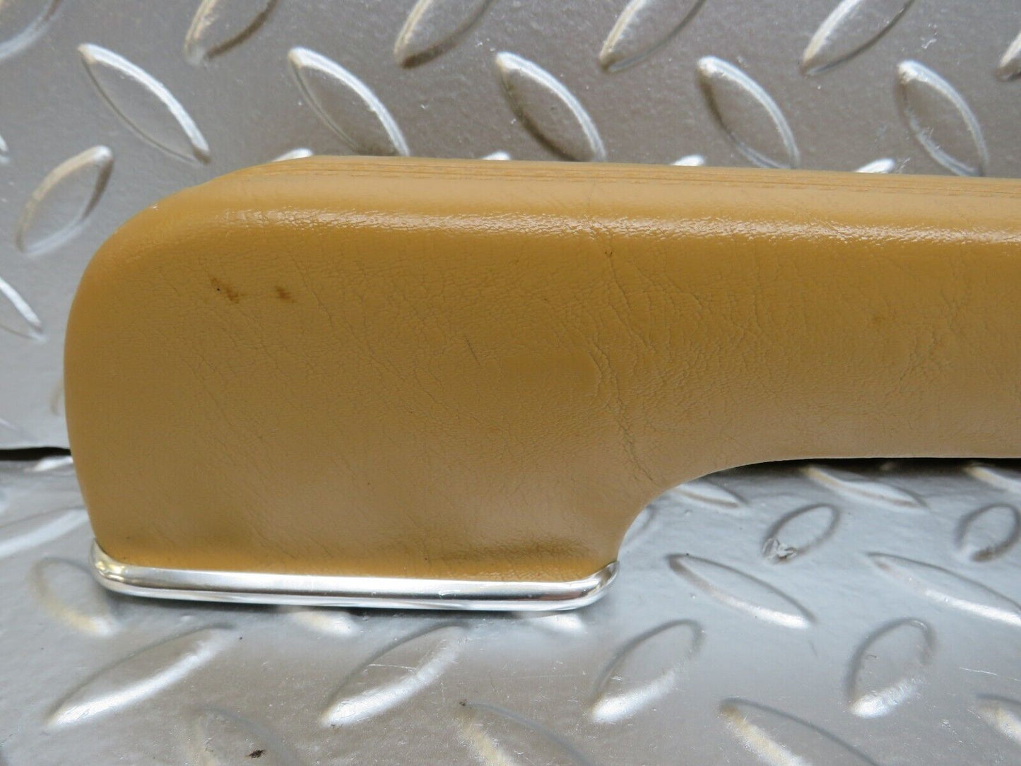 25438 Mercedes-Benz W123 200 Interior Door Handle Rear Right