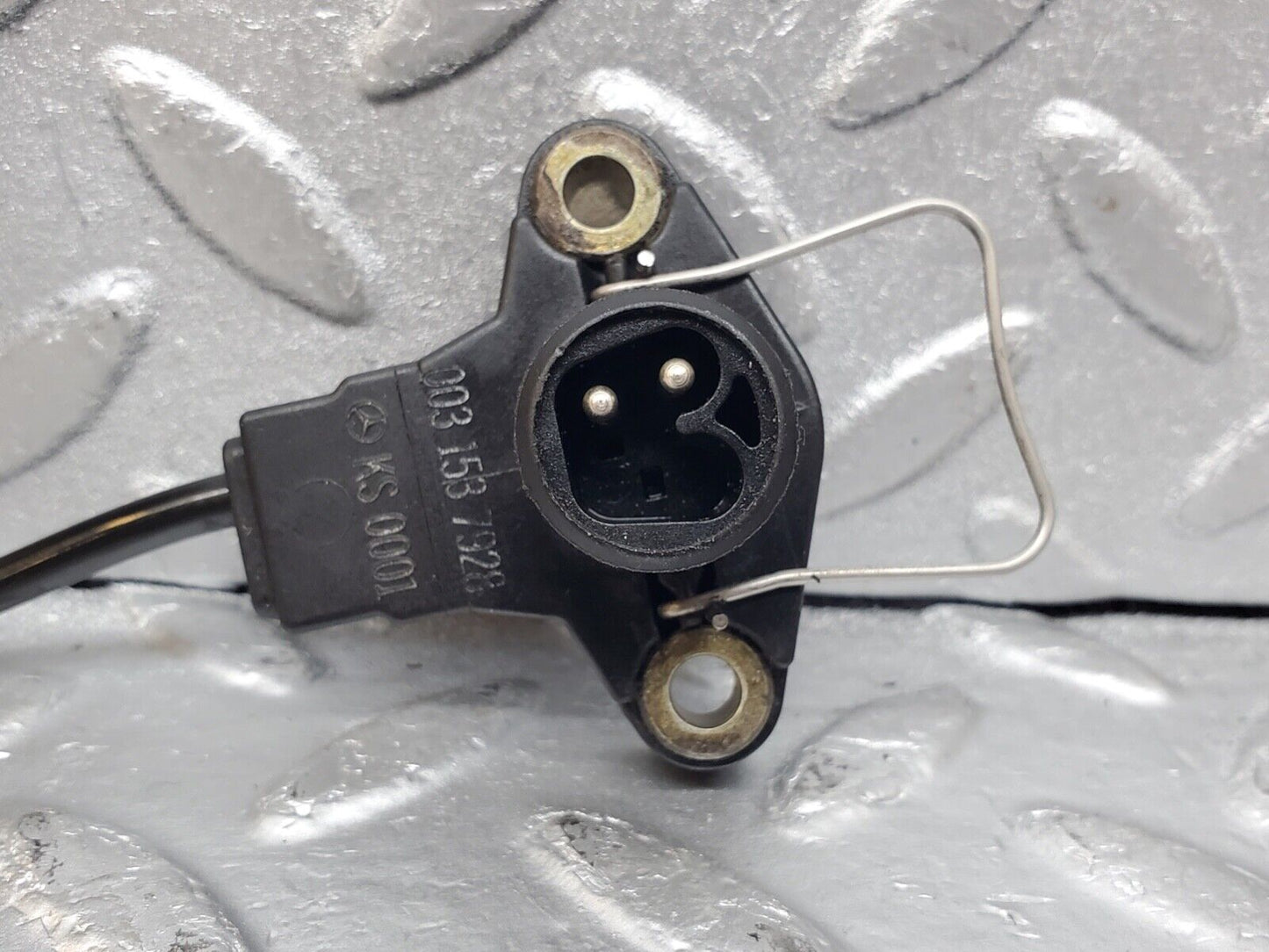 44624 Mercedes-Benz W124 220E Knock Sensor 2025403881 0031587928