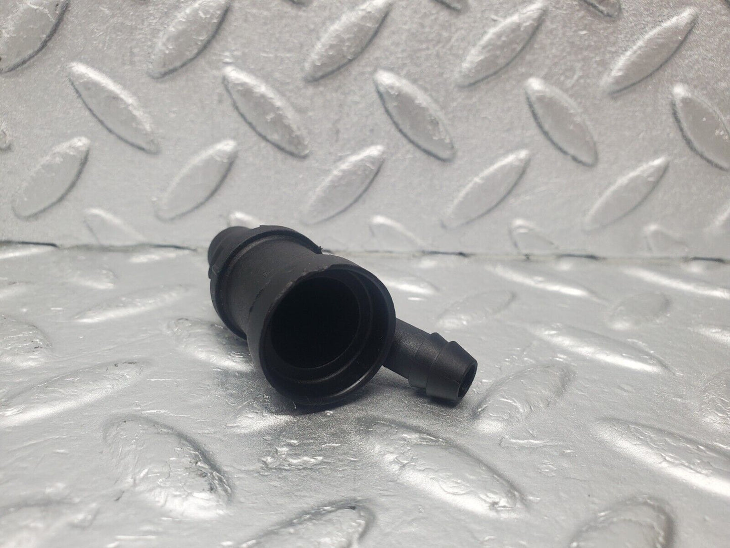 46040 Mercedes-Benz W126 420SE Fuel Injector Holder 2X