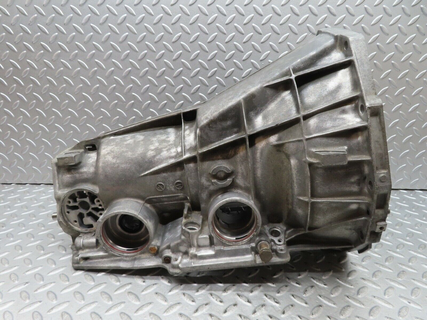 17849 Mercedes-Benz W123 230E Automatic Transmission Housing 1232705201