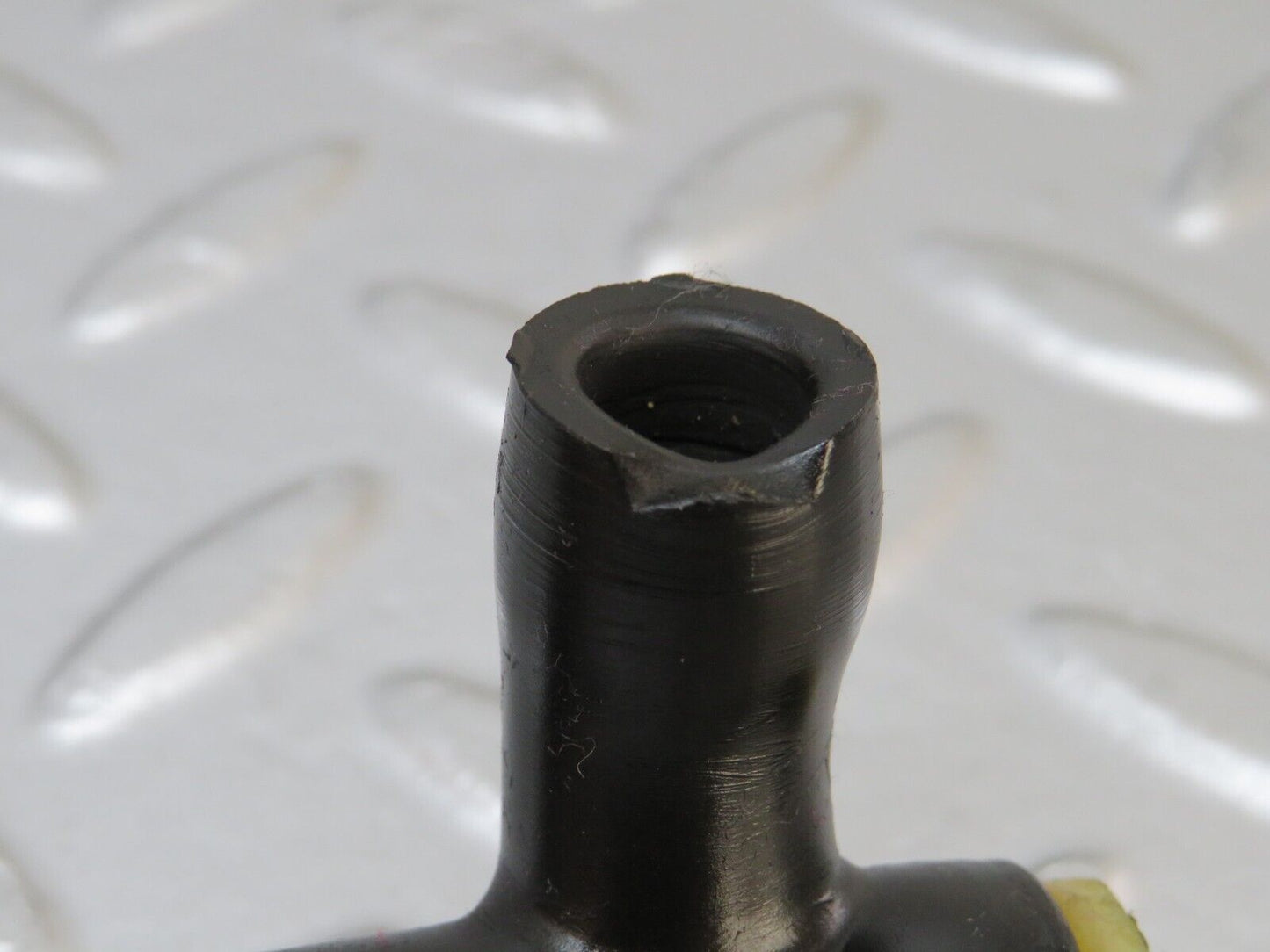 34455 Mercedes-Benz C126 380SEC Coupe Air Intake Breather Hose Pipe 1160940982