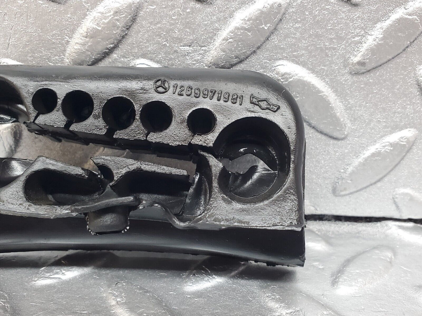 45725 Mercedes-Benz W126 420SE Firewall Grommet Right Side 1269971981