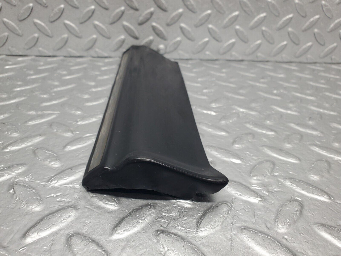 46422 Mercedes-Benz C123 280CE Coupe Front Right Fender Wing Lower Moulding Trim
