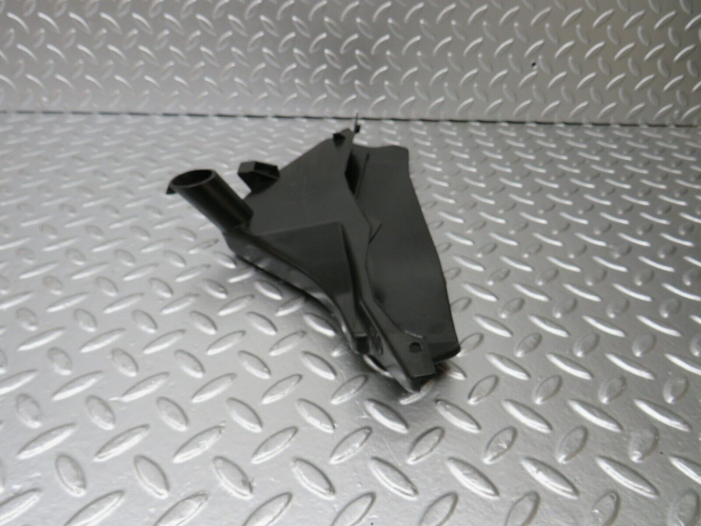 25141 Mercedes-Benz W201 190D Front Right Rain Gutter Drain Channel 2016280273