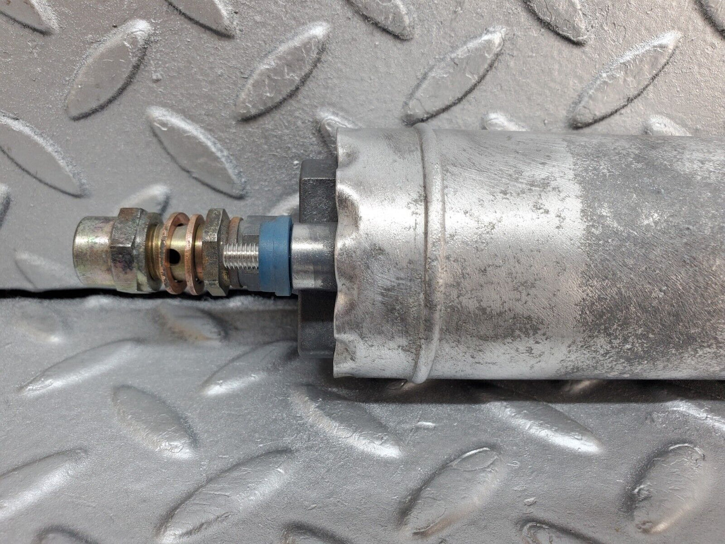 44672 Mercedes-Benz W124 220E Fuel Pump Bosch 0580254950 0020915901