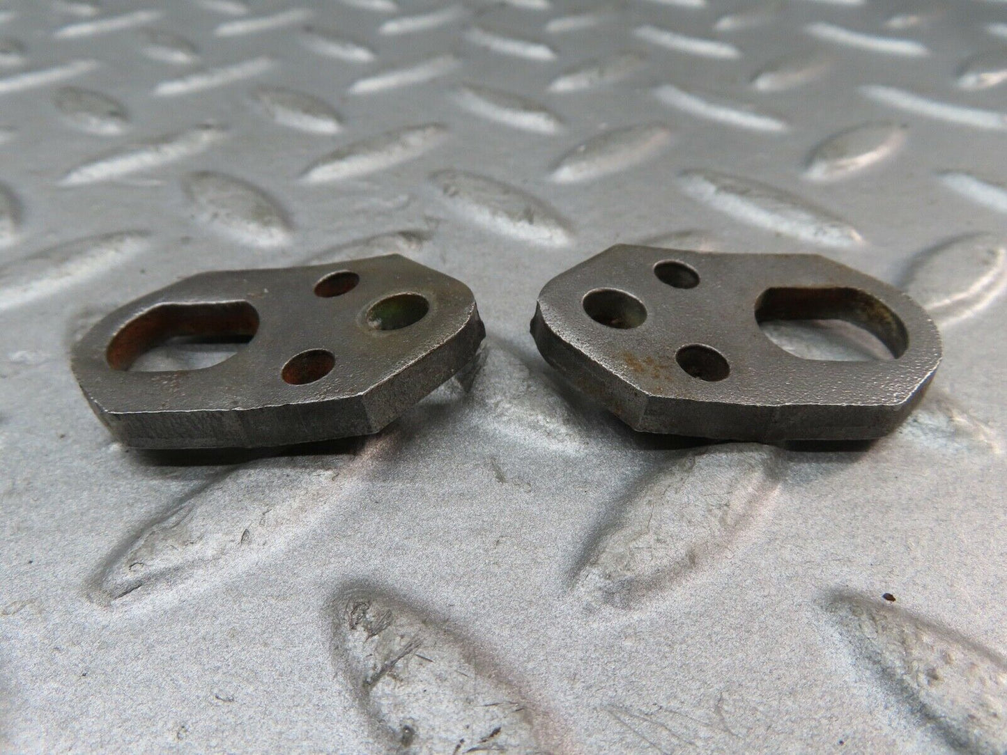 17733 Mercedes-Benz W116 450SEL Fuel Injector Bracket
