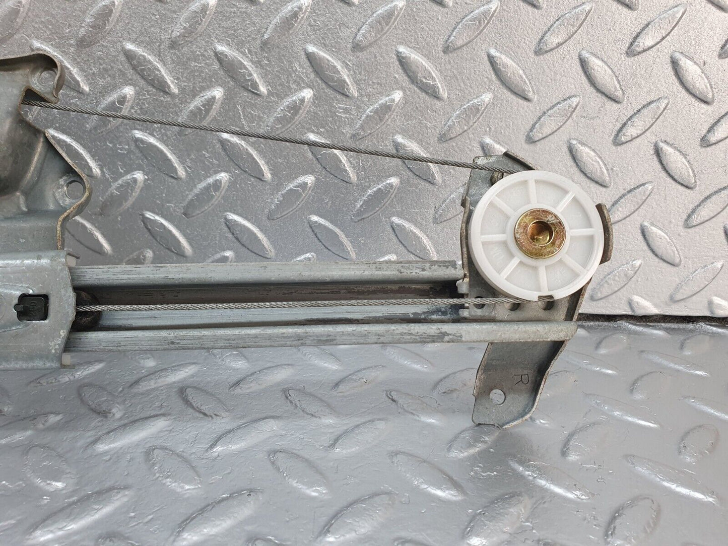 41941 Mercedes-Benz W202 C200 Rear Right Power Window Regulator