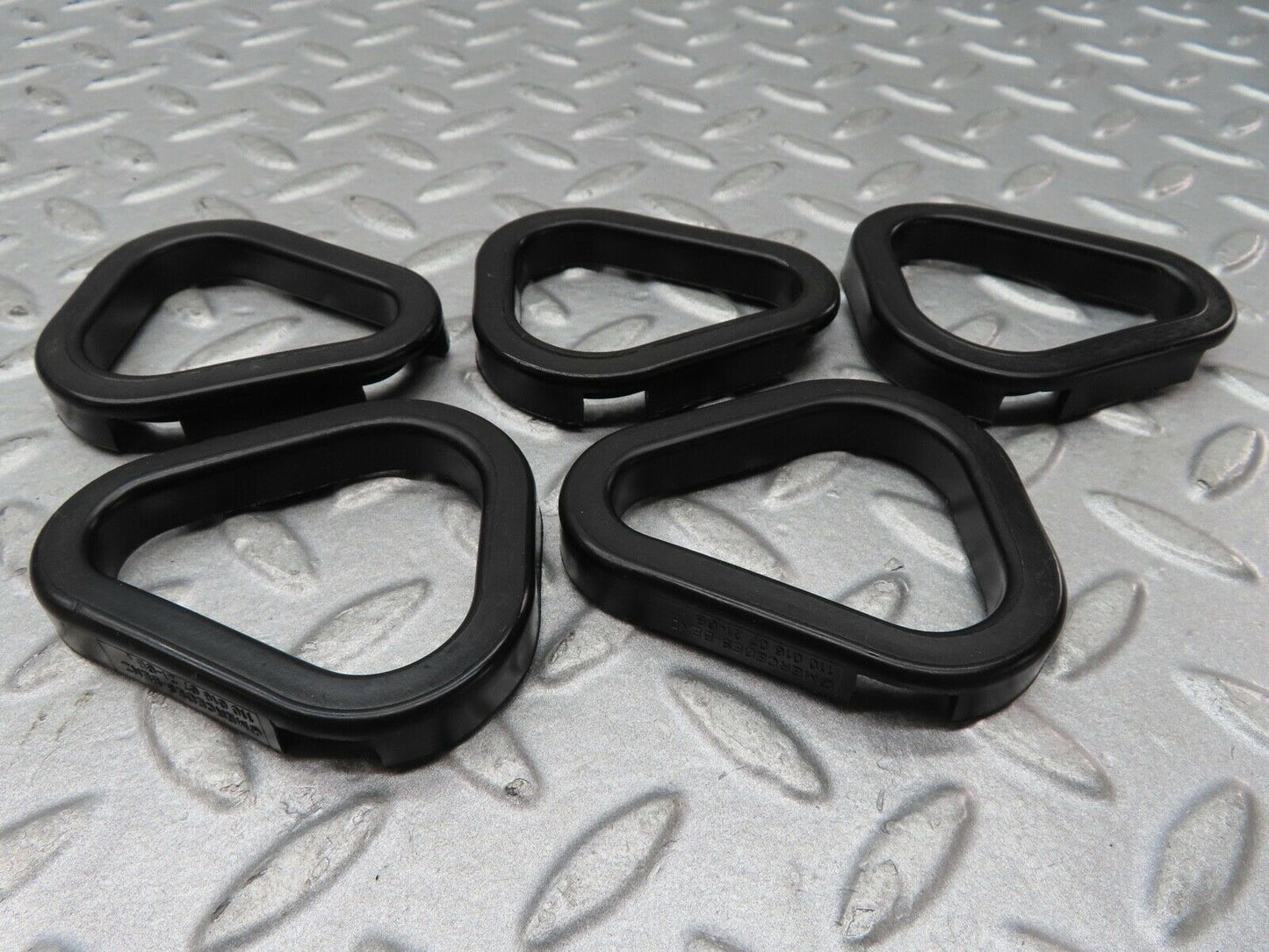 16952 Mercedes-Benz C123 280CE Coupe Valve Cover Gasket Set 1100160721