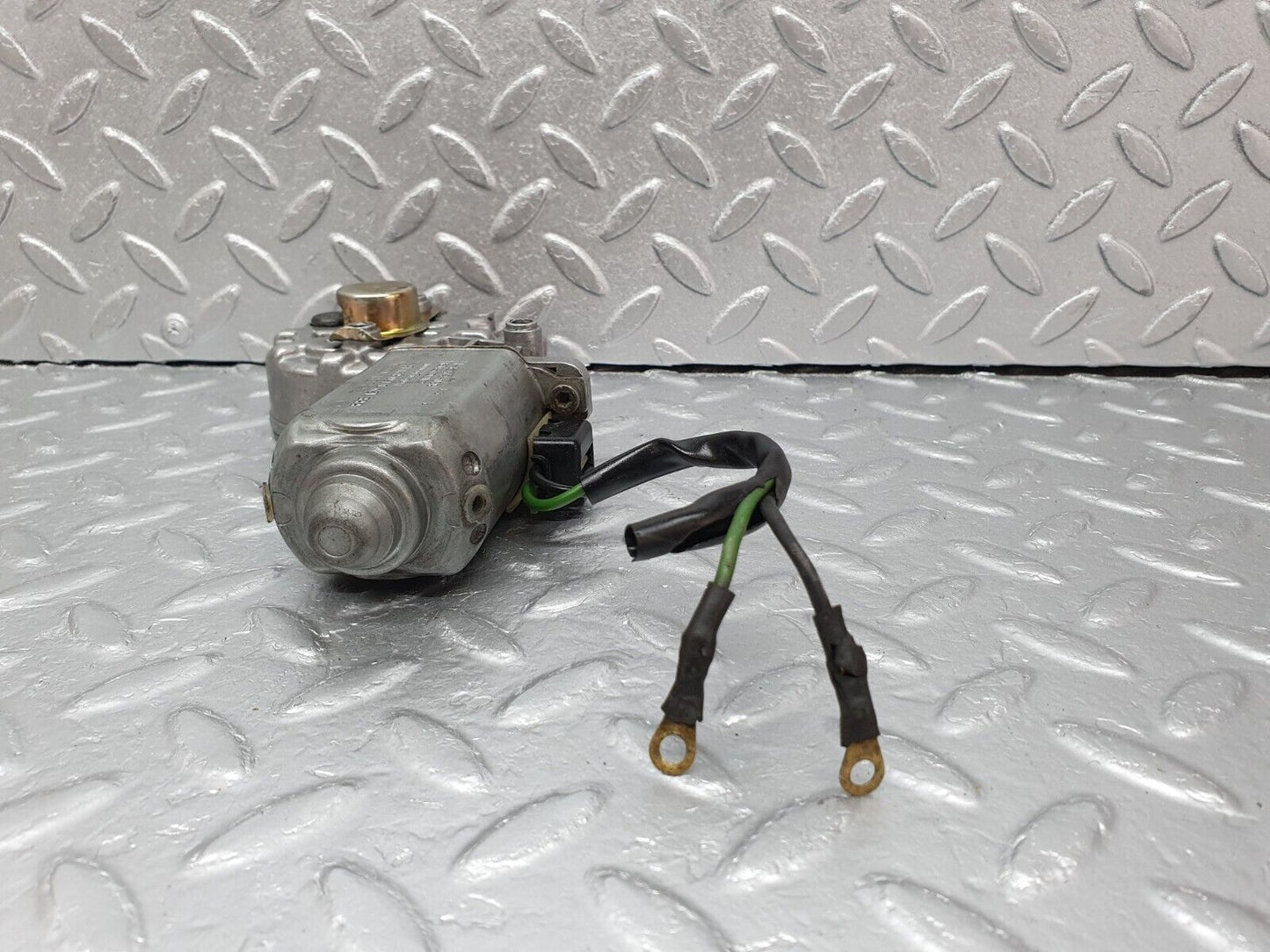 41492 Mercedes-Benz W124 200E Front Right Window Regulator Motor 0130821137