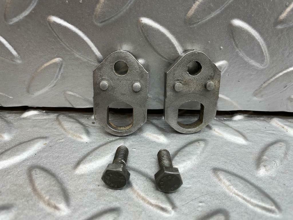 17819 Mercedes-Benz W116 350SE Fuel Injector Bracket