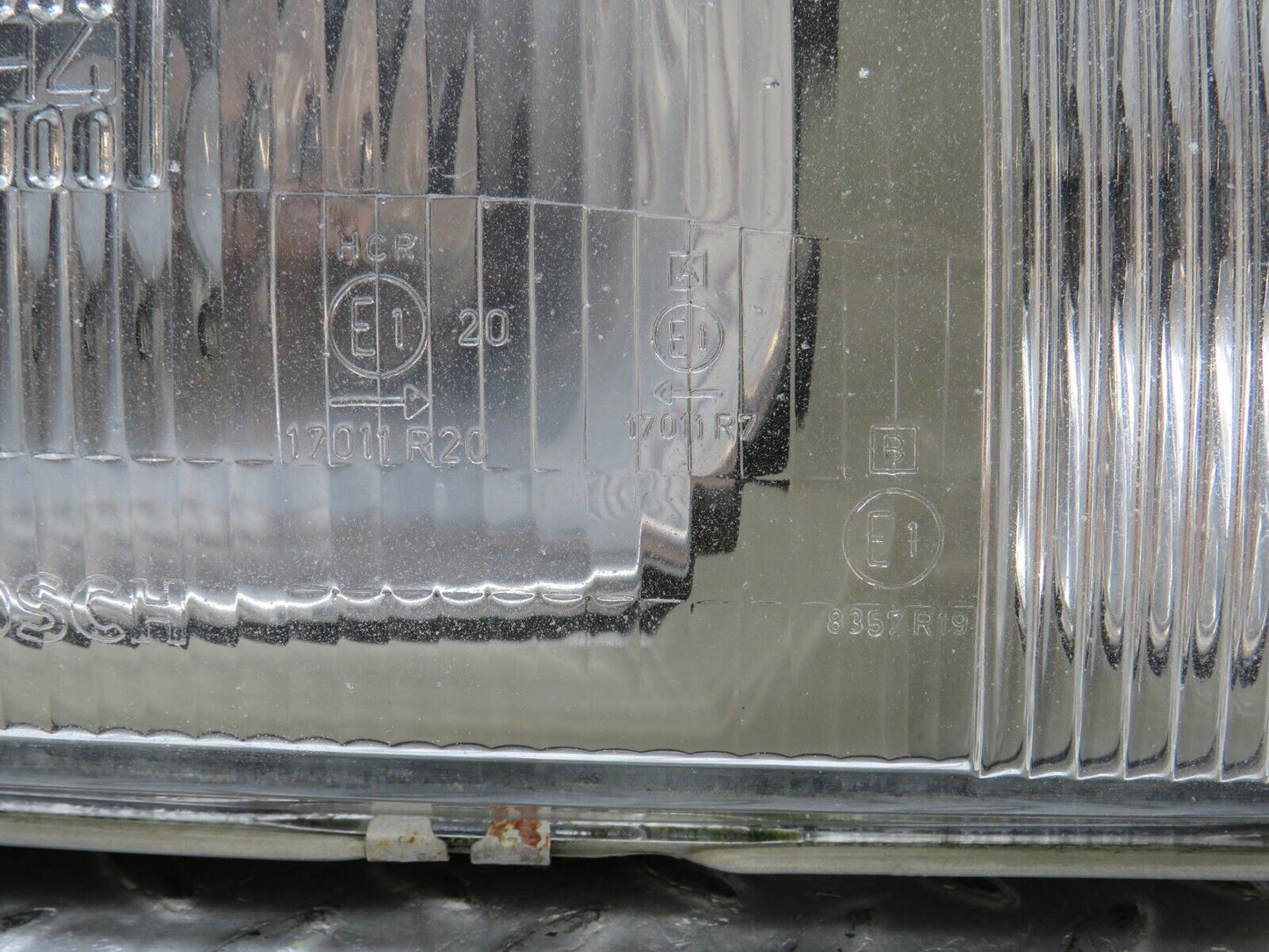 36377 Mercedes-Benz W126 420SE Headlight Bosch Right 1305235092 1305620454