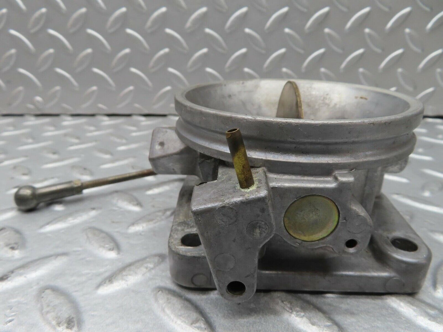 16723 Mercedes-Benz C107 380SLC Throttle Body Valve