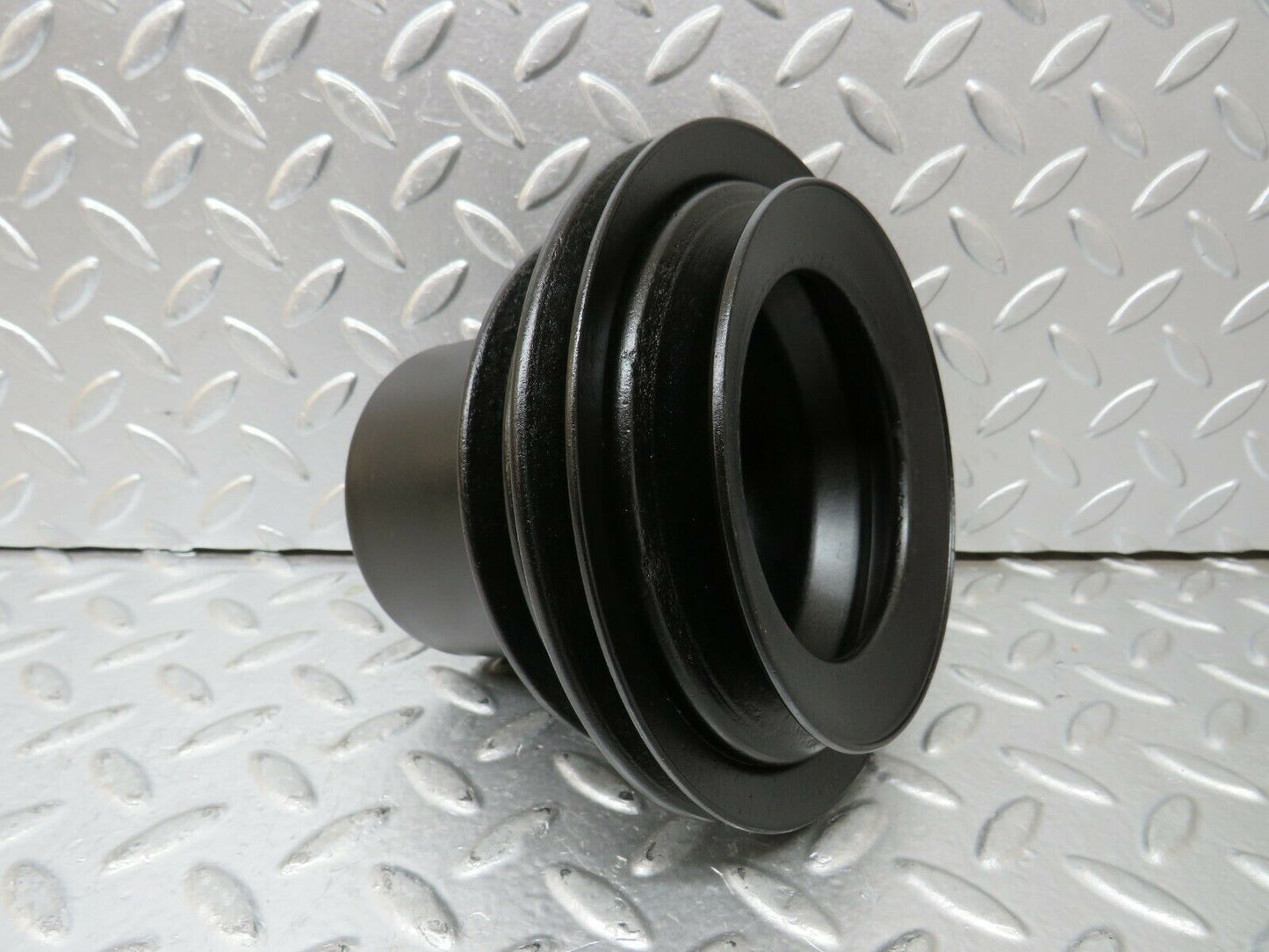 23882 Mercedes-Benz C107 450SLC Coupe Crankshaft Pulley