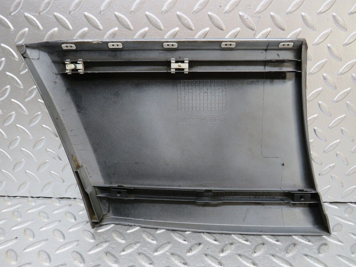 26398 Mercedes-Benz C124 220CE Front Right Fender Wing Moulding Trim 1246903640