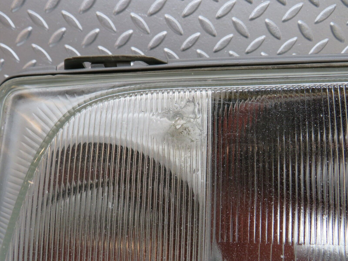 27760 Mercedes-Benz S124 300TE Wagon Headlight Bosch Left Side 1305621806