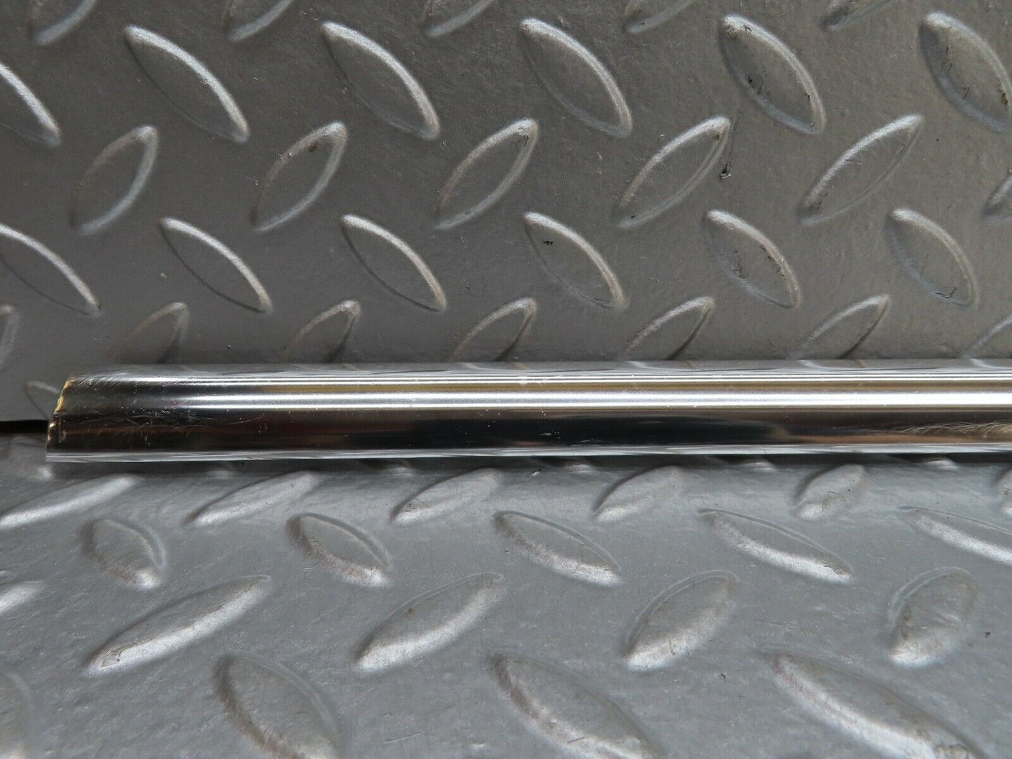 19124 Mercedes-Benz W123 300D Rear Right Door Chrome Moulding Trim