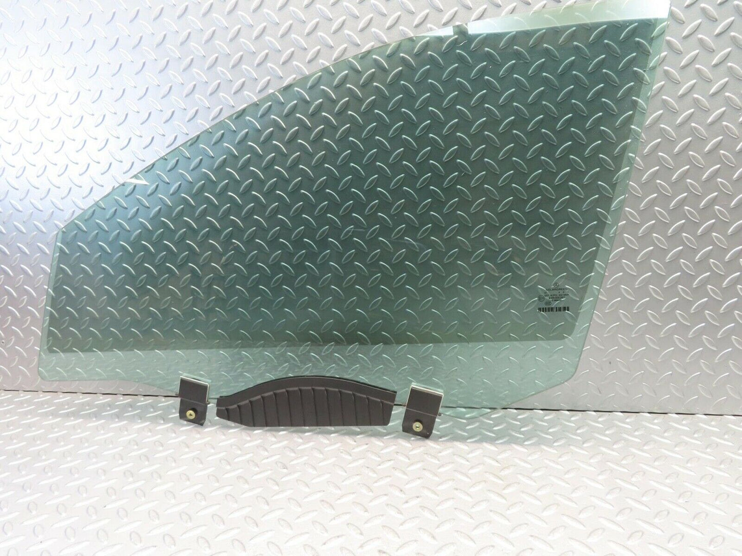 11228 Mercedes-Benz W221 S320 Front Left Door Window Glass
