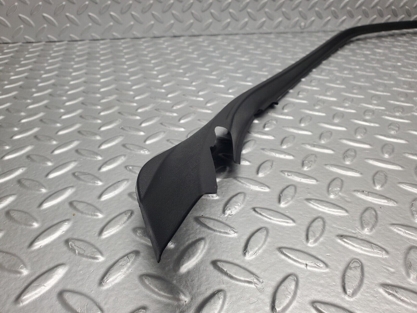 46250 Mercedes-Benz W124 280E Front Right Door Window Frame Trim 1247250271