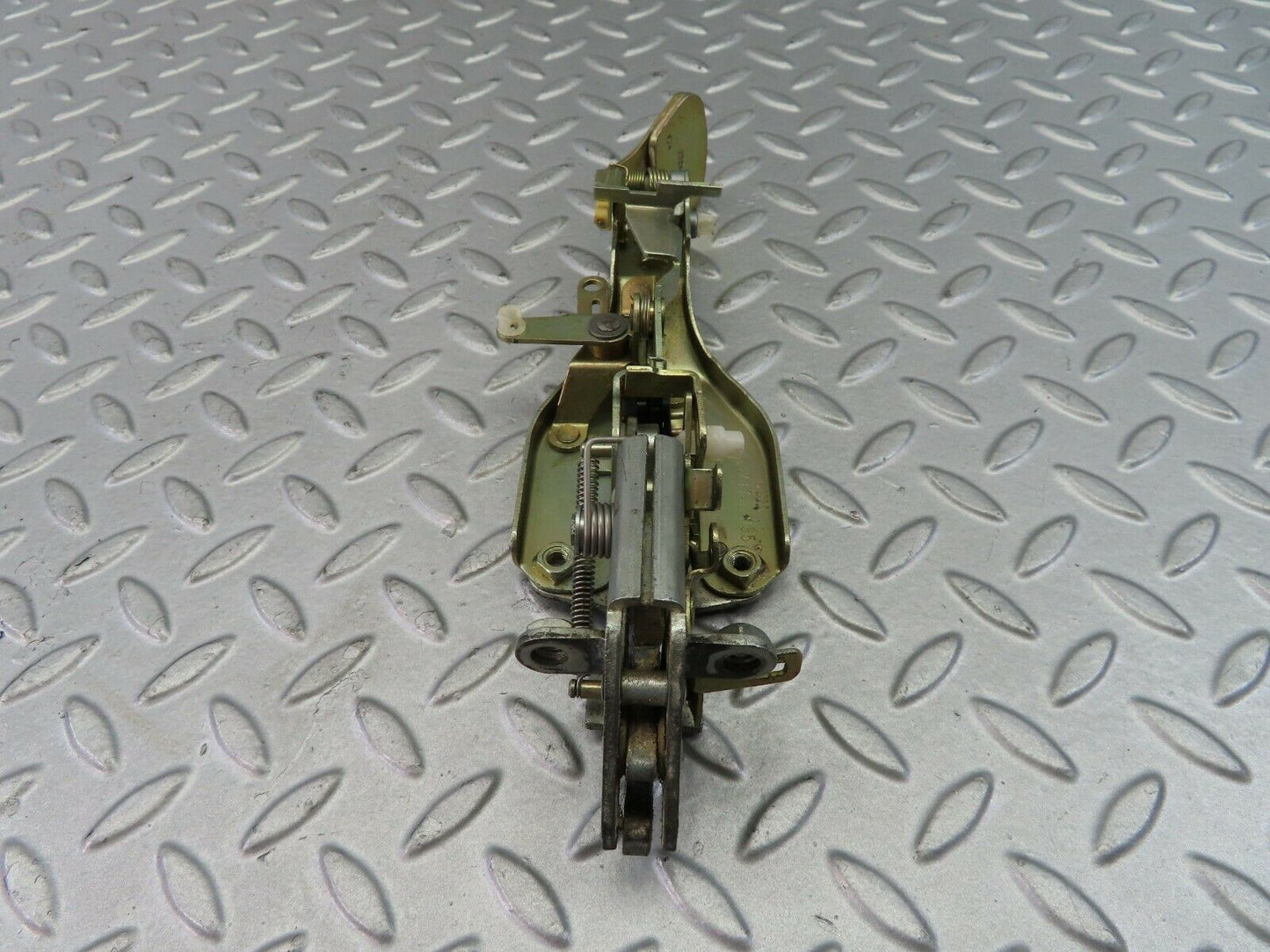 7741 Mercedes-Benz S123 230TE Wagon Tailgate Lock Mechanism 1237401035