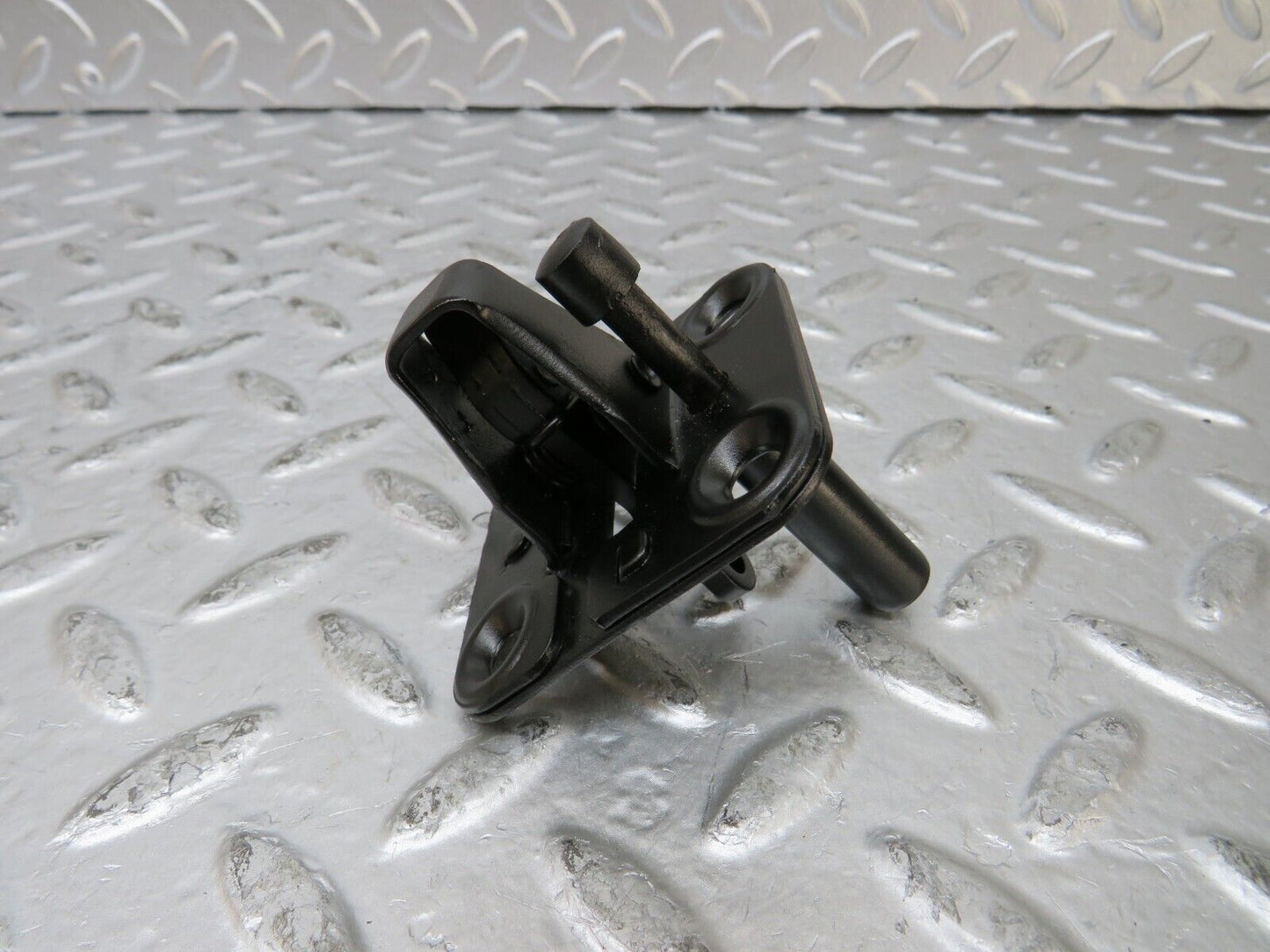 26120 Mercedes-Benz W116 450SE Bonnet Lock Catch
