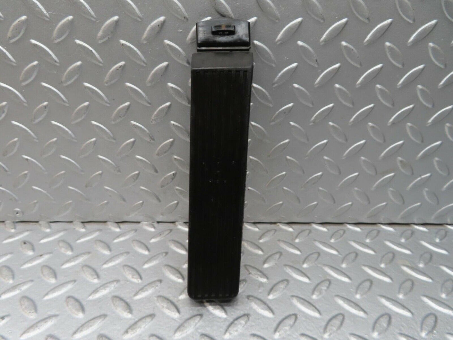 13496 Mercedes-Benz W123 200 Accelerator Pedal With Rubber 1233010082