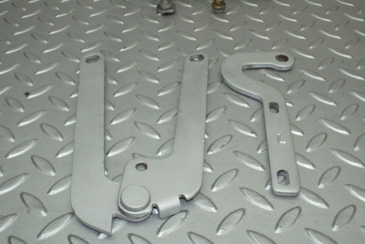 2501 Mercedes-Benz W116 350SE Bonnet Hinge Left Side