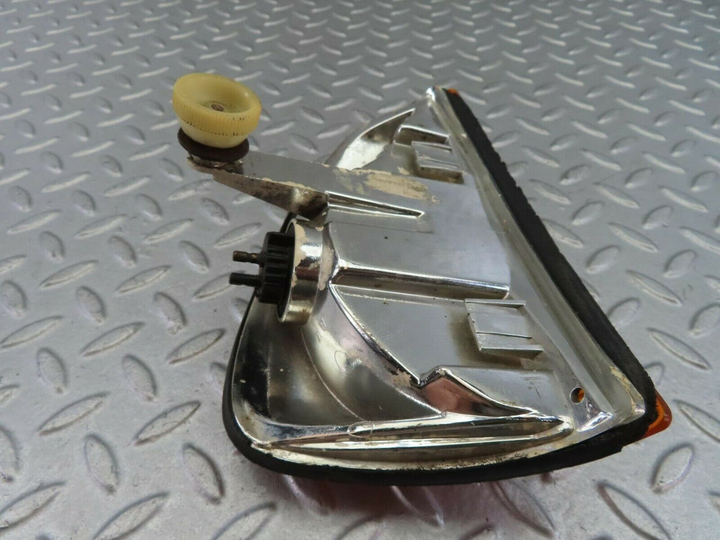 8062 Mercedes-Benz W123 Indicator Light Front Left