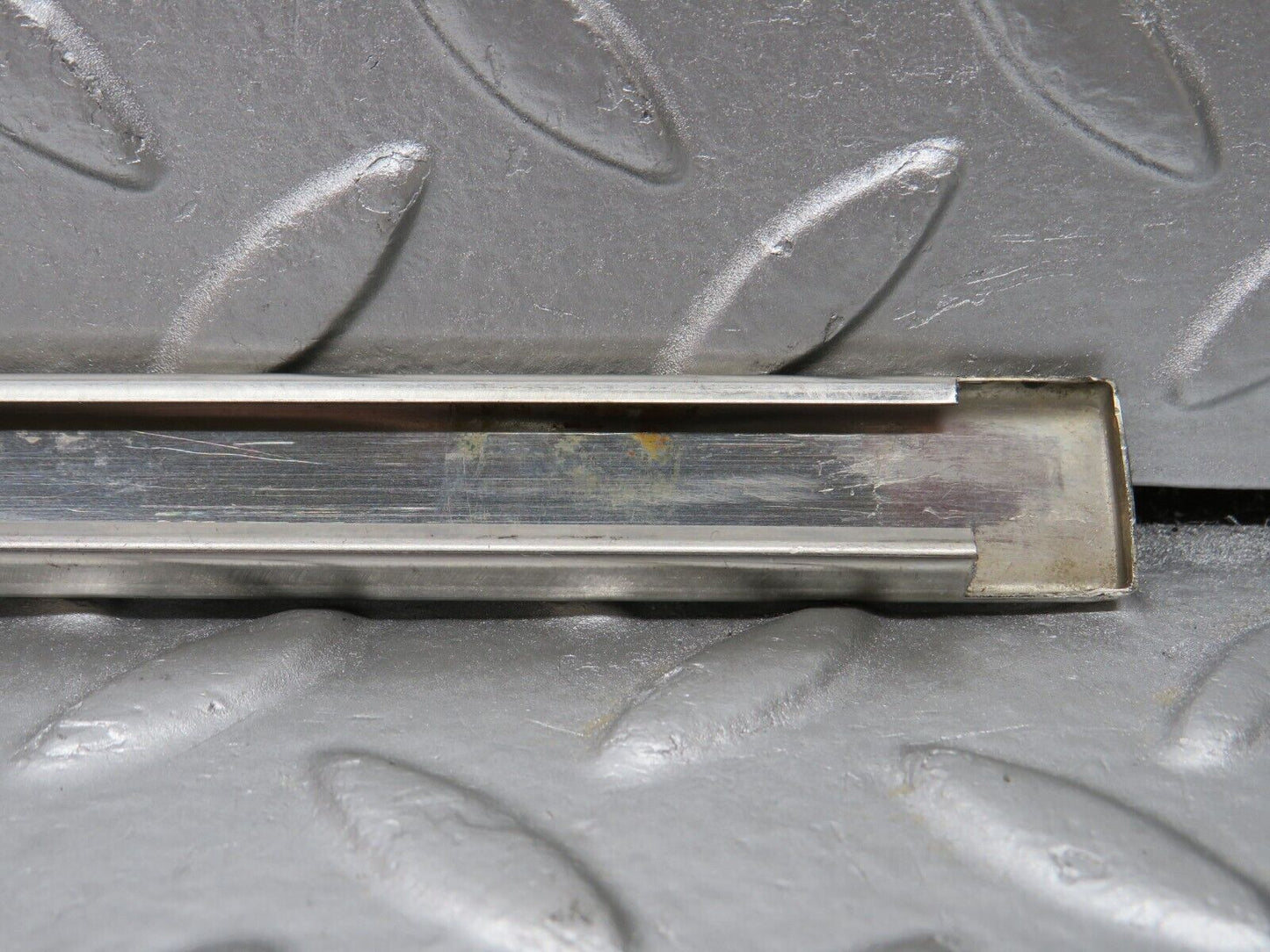34374 Mercedes-Benz C126 380SEC Coupe Front Right Fender Wing Lower Moulding Chrome