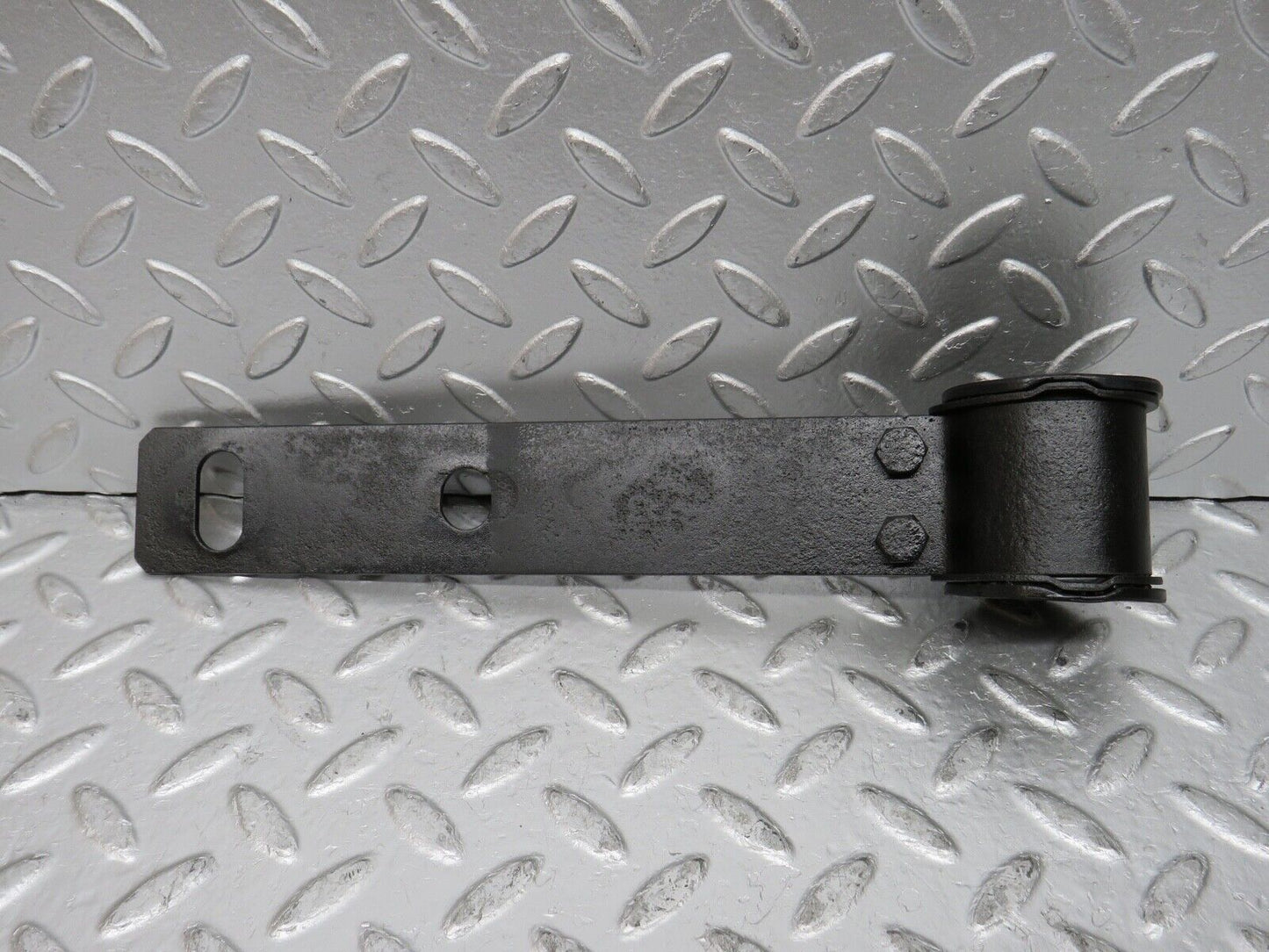 0377 Mercedes-Benz W108 280SE Stabilizer Bar Mounting Front Axle