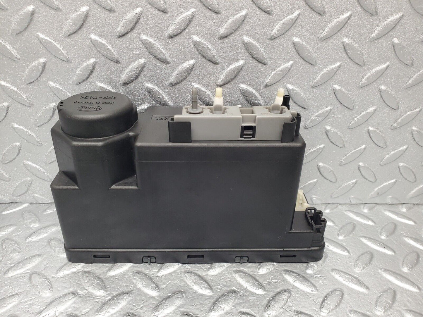 46948 Mercedes-Benz R129 320SL Coupe Central Locking Vacuum Pump Hella 1298001748