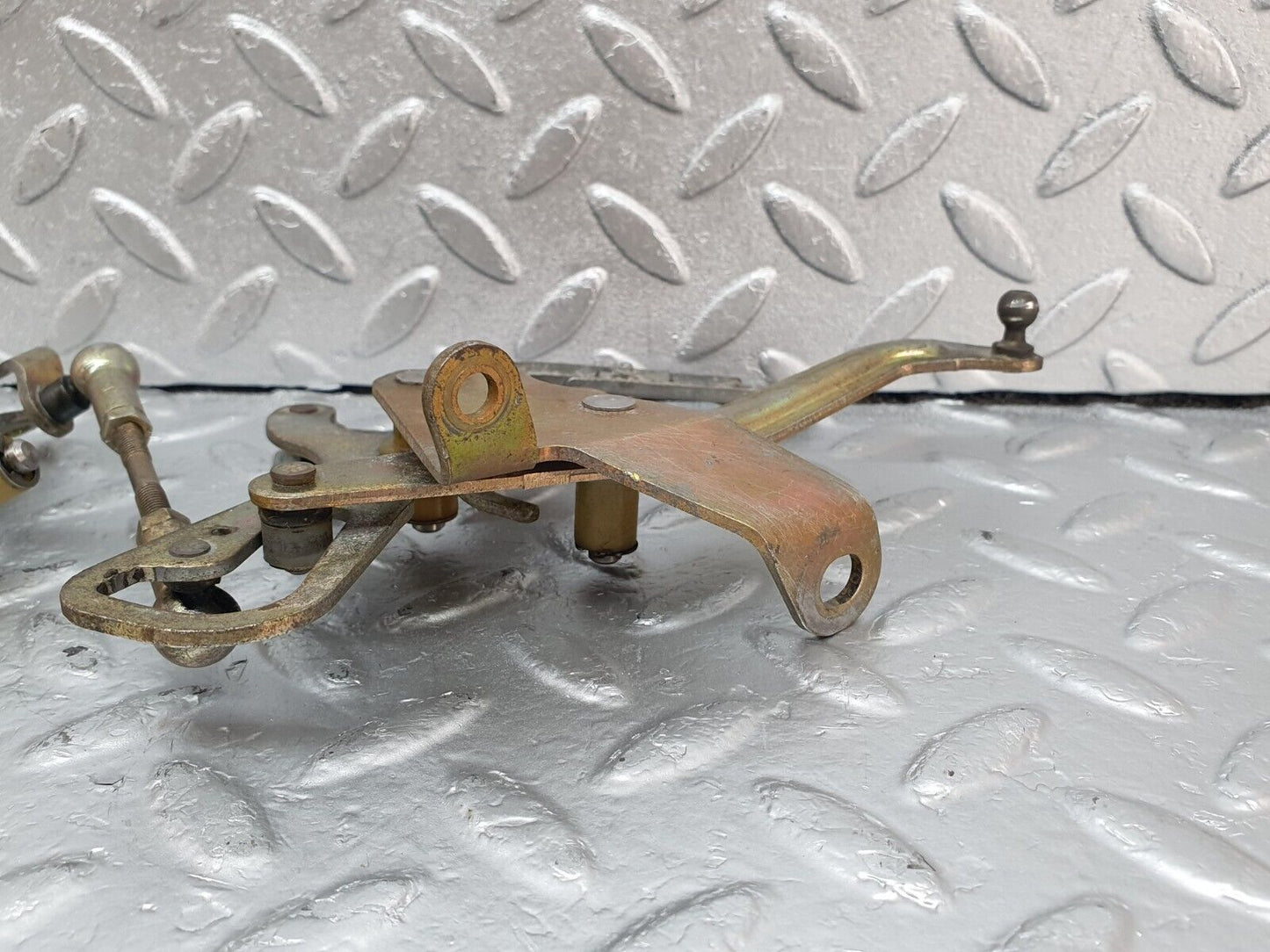 44037 Mercedes-Benz C123 230CE Coupe Throttle Linkage