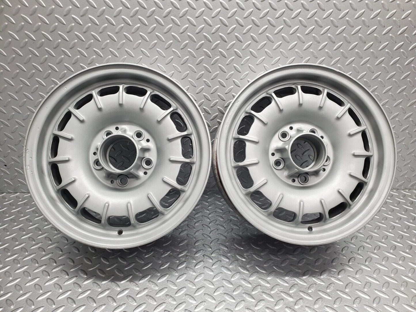 46812 Mercedes-Benz Alloy Wheel Set Mexican Hat 6Jx14H2 ET30 1084000902