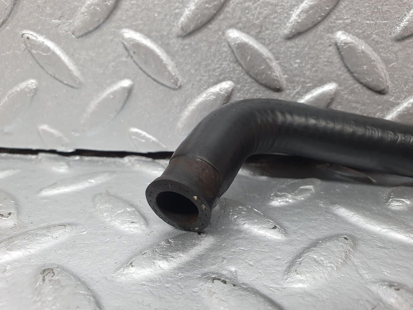 41623 Mercedes-Benz W124 200E Carburettor Heating Coolant Hose Pipe 1022031182