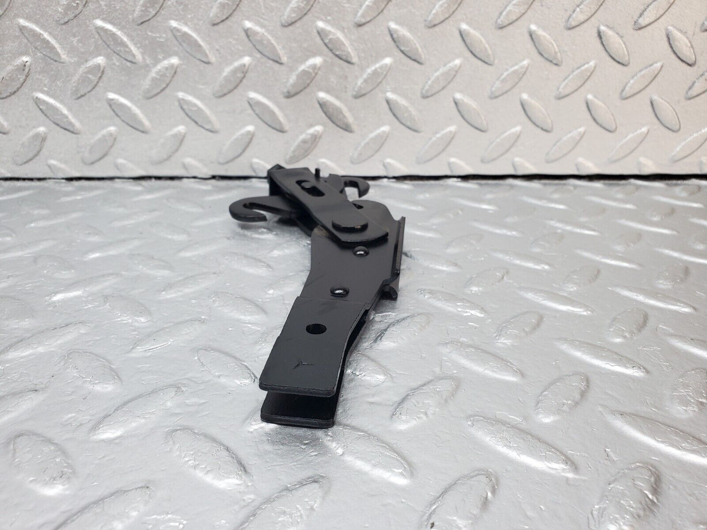 45936 Mercedes-Benz W126 420SE Handbrake Adjusting Handbrake Regulator