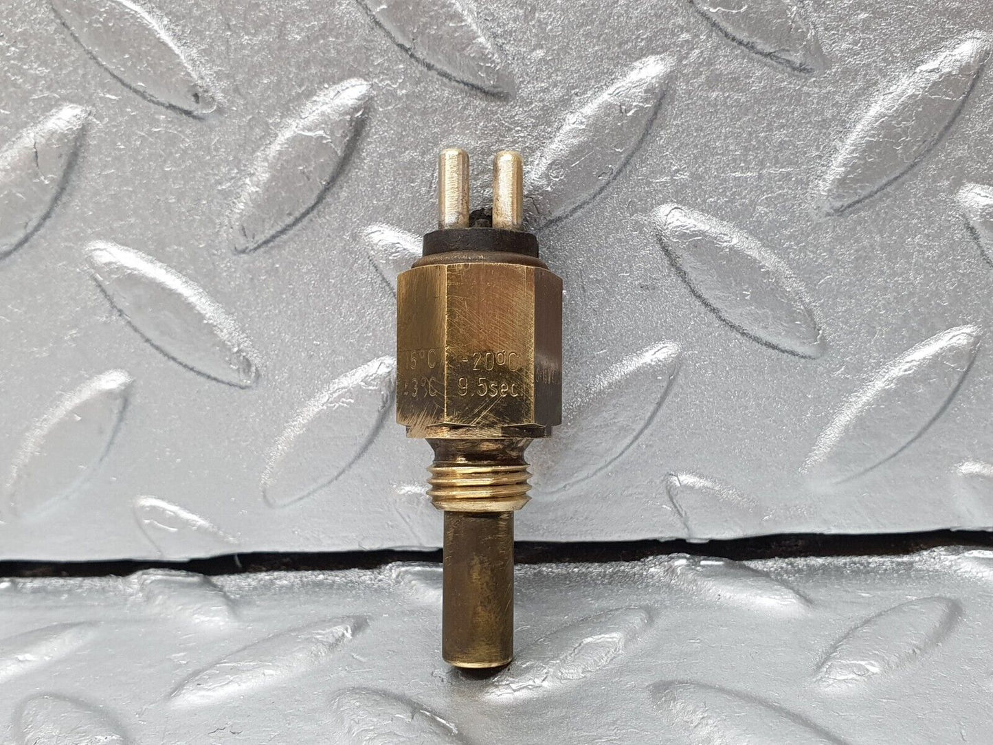 41334 Mercedes-Benz W123 280E Temperature Sensor VDO