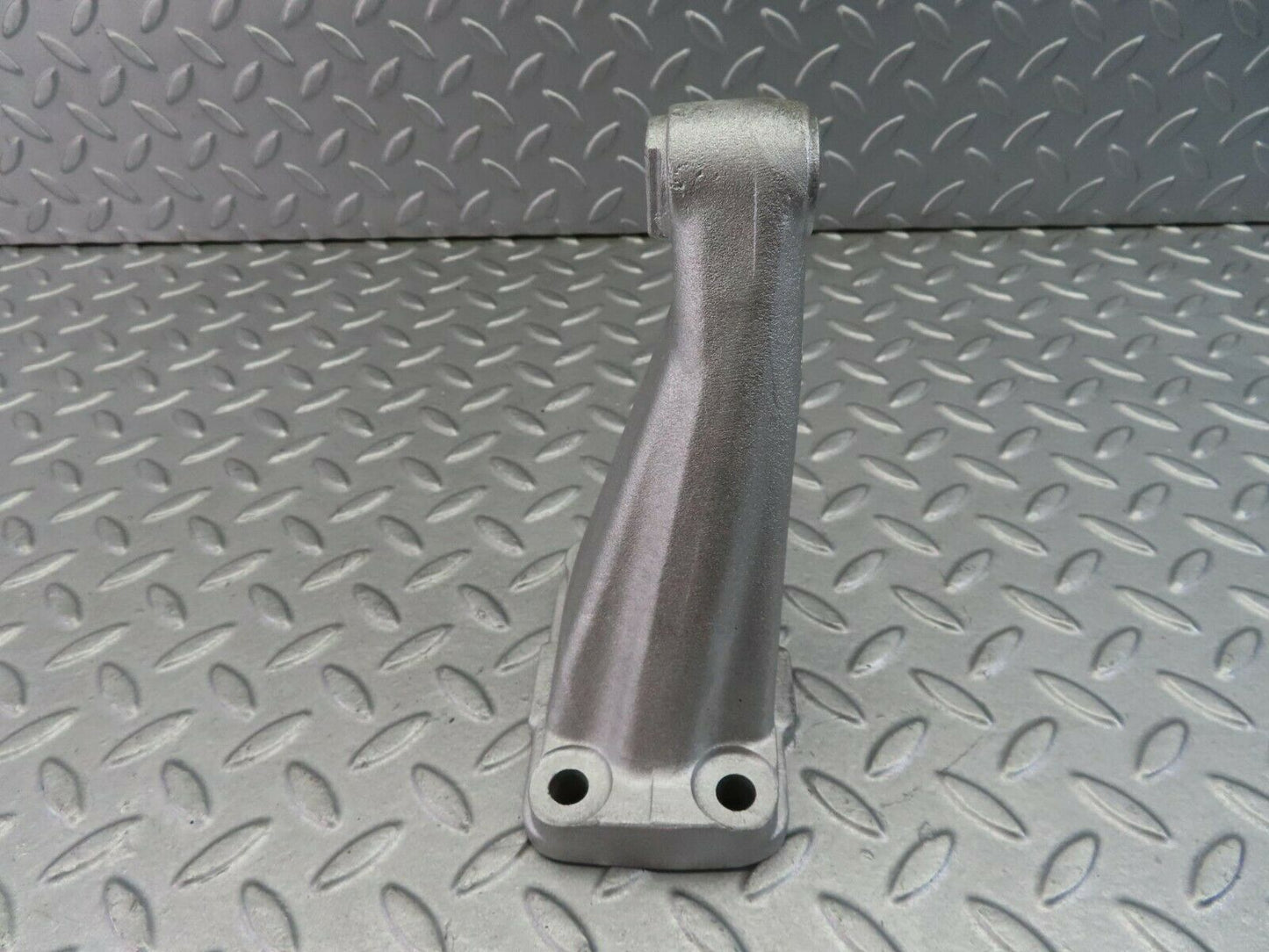 7967 Mercedes-Benz W115 220D Engine Mount Bracket Right Side 1152230504