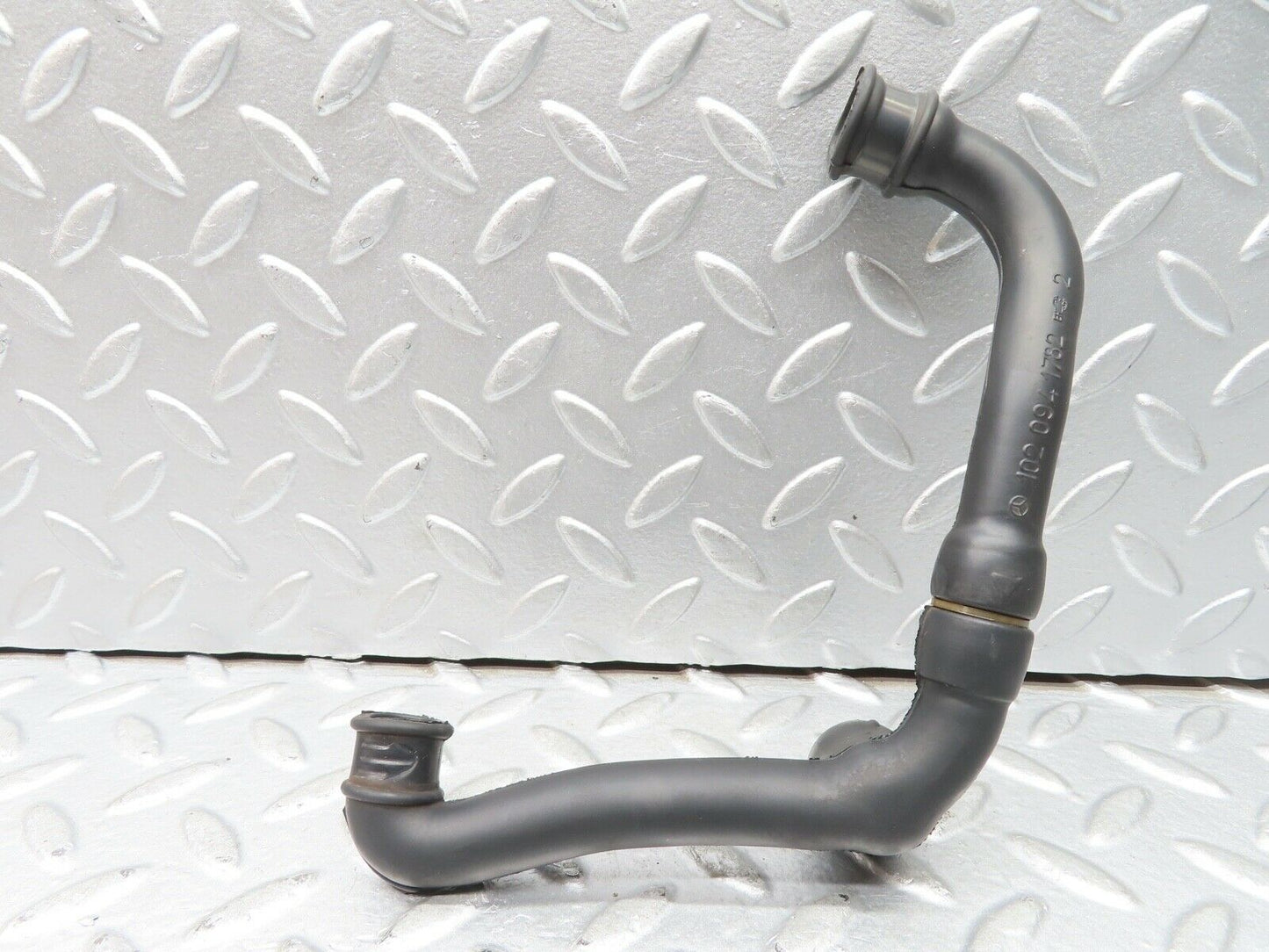 21219 Mercedes-Benz W123 230E Air Intake Pipe 1020941682